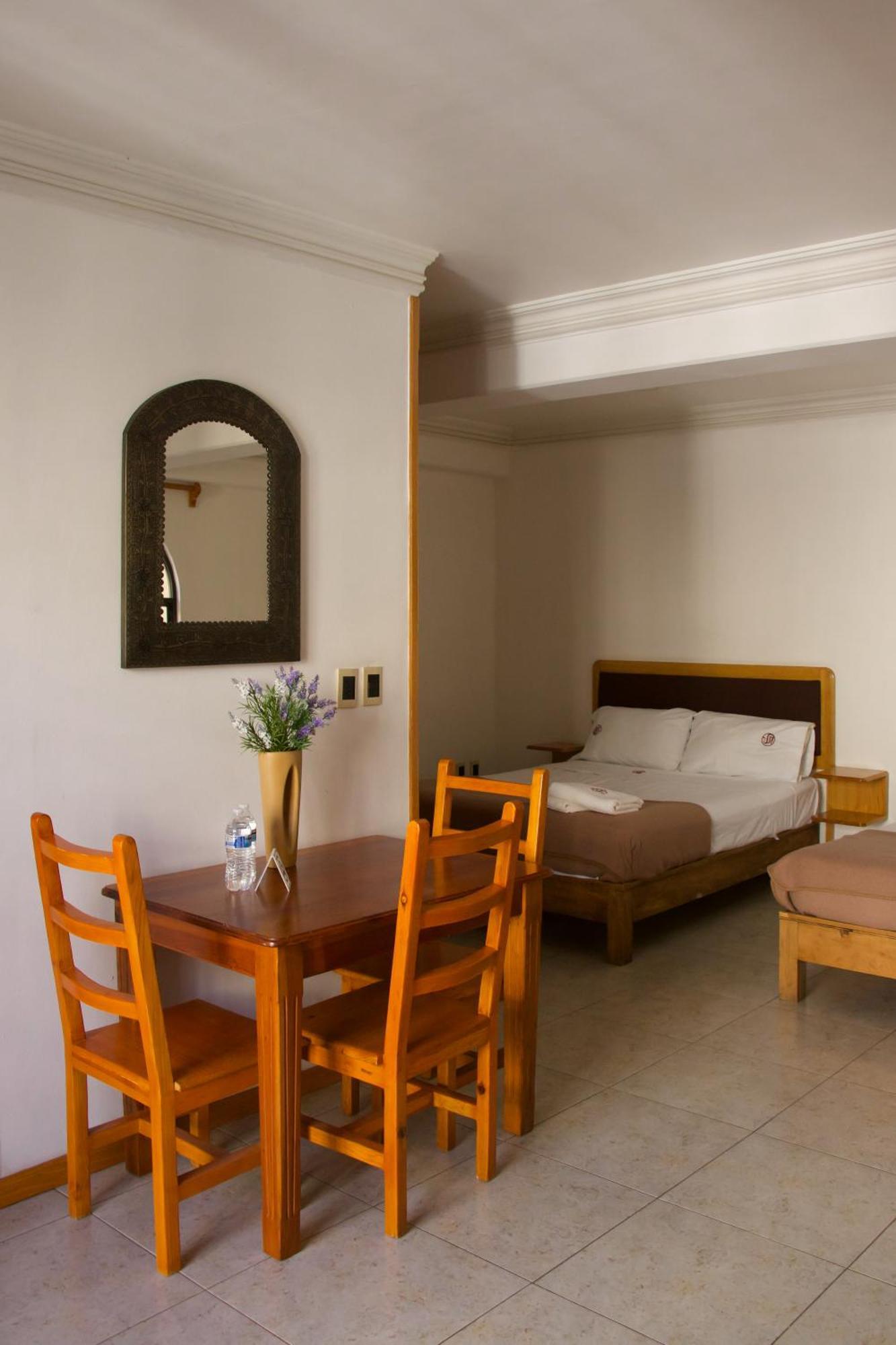 Suites Sevilla Puebla Extérieur photo